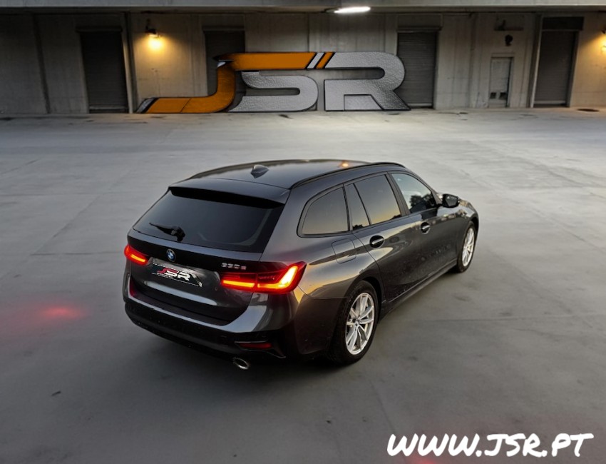 BMW 330e Touring Corporate