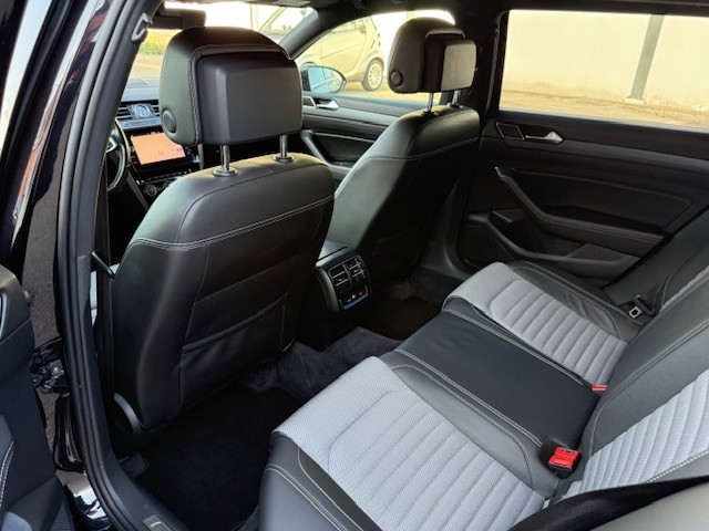 VW Passat 1.6 Tdi R-line