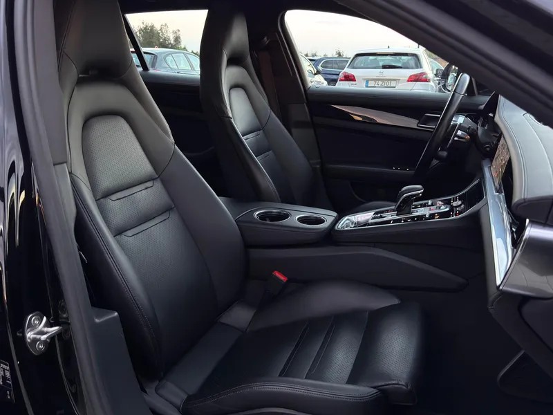 Porsche Panamera Sport Turismo 4 E-hybrid